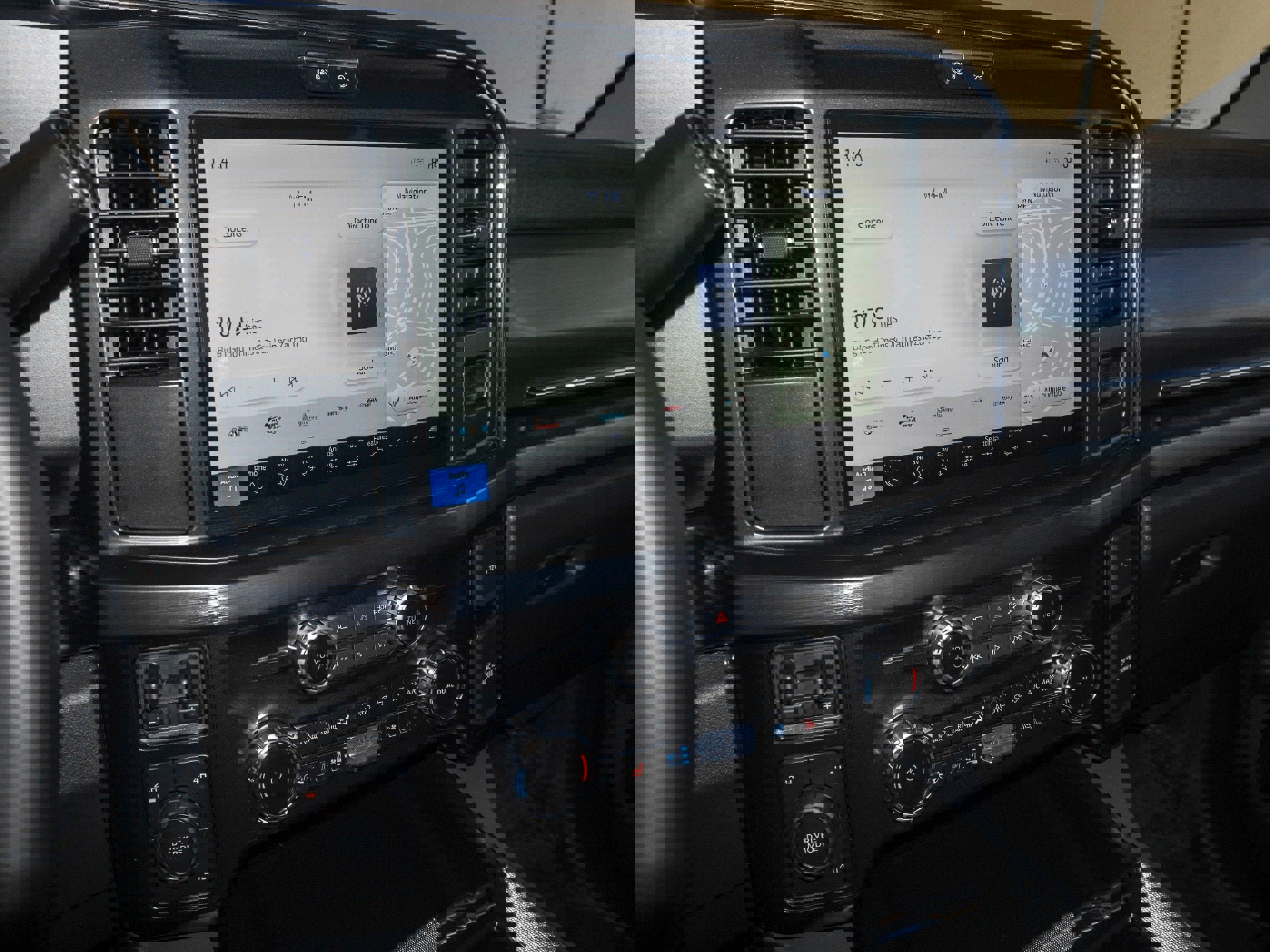 Used 2025 Ford F450 Lariat w/ Chrome Package image 29