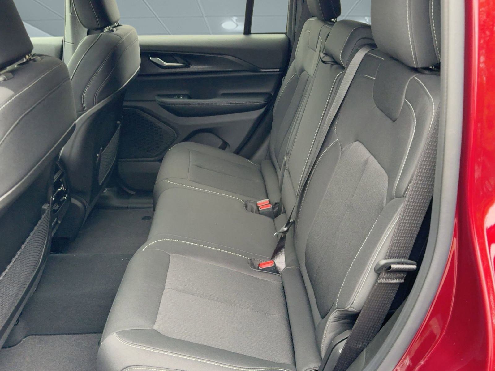 New 2025 Jeep Grand Cherokee Laredo X image 14