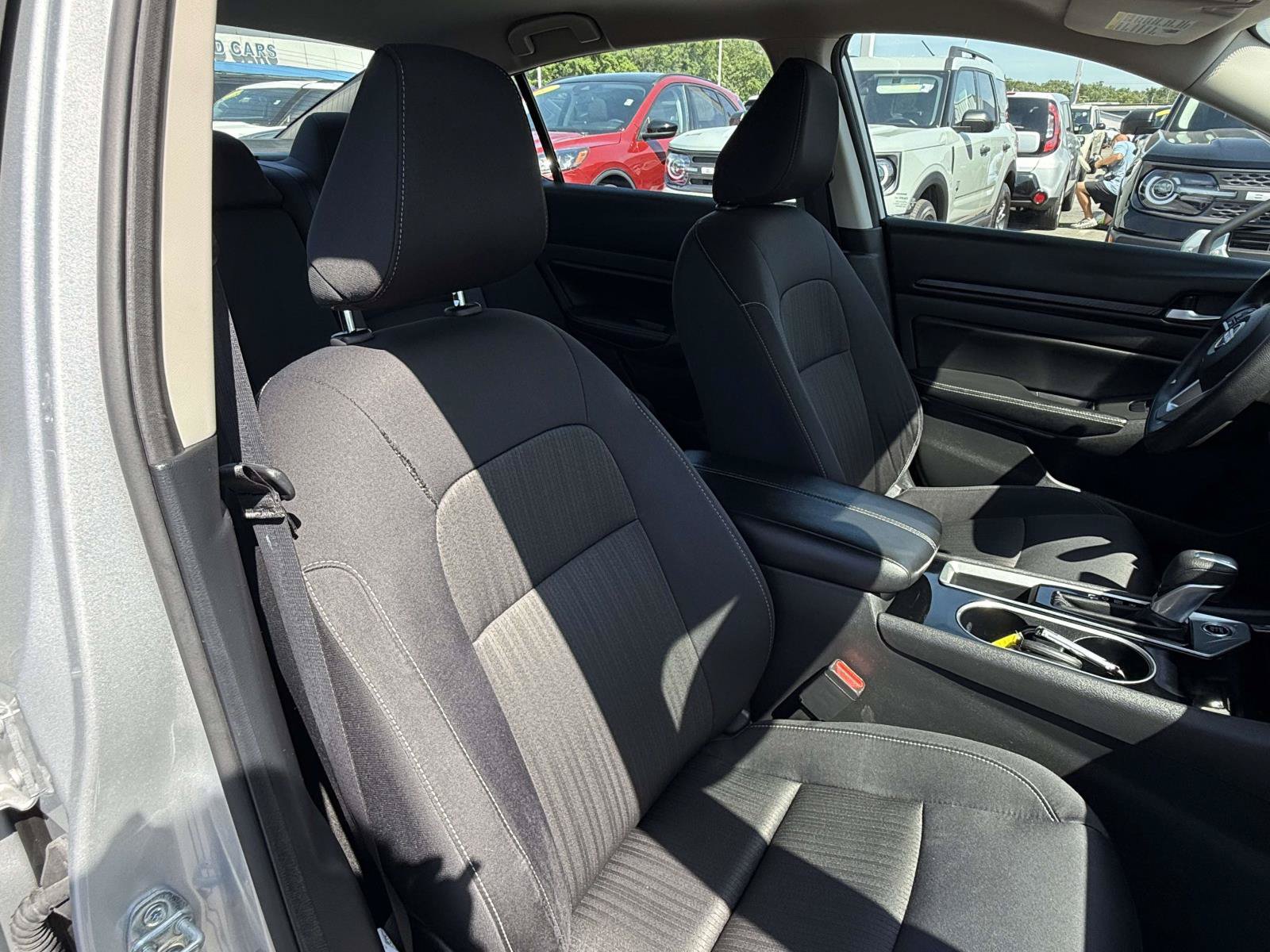 Used 2024 Nissan Altima 2.5 SV FWD image 29
