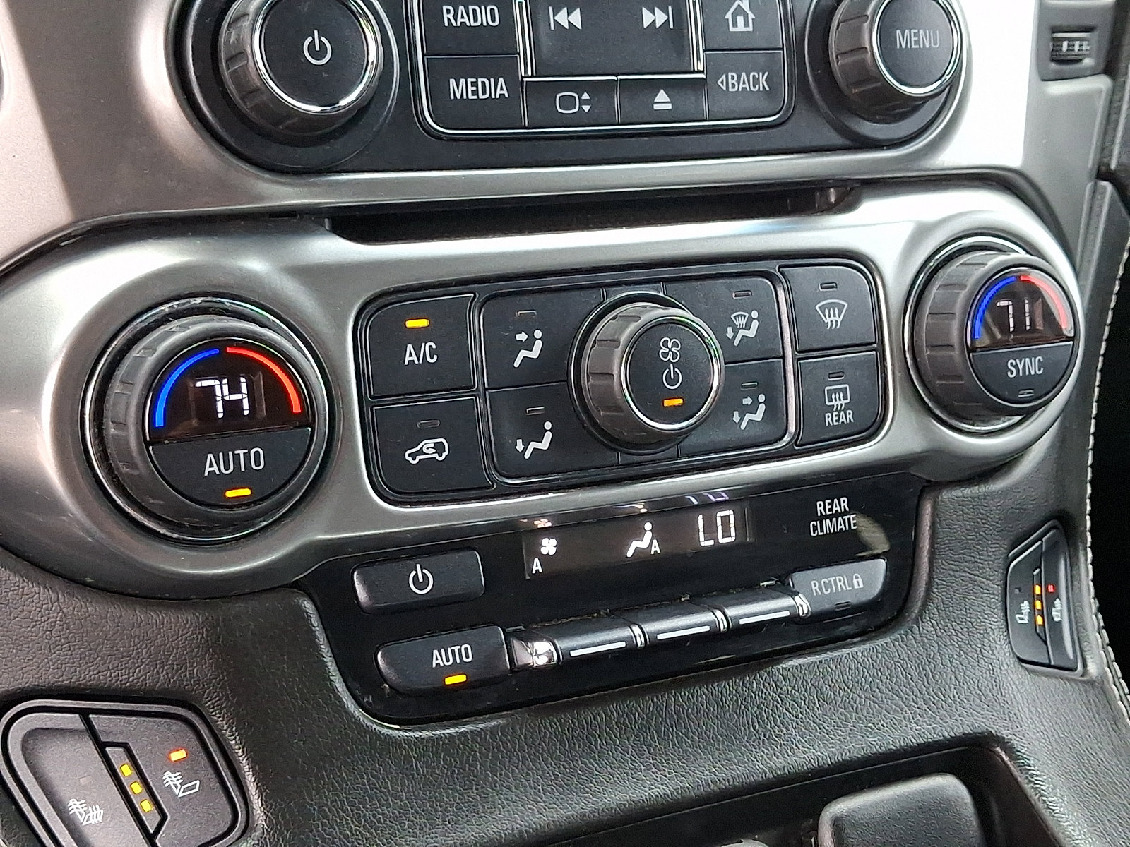 Used 2018 Chevrolet Tahoe LT image 17