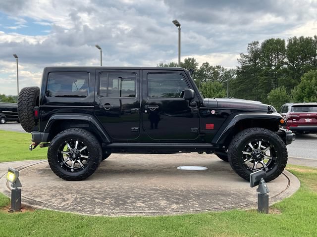 Used 2015 Jeep Wrangler Unlimited Rubicon AWD/4WD image 8