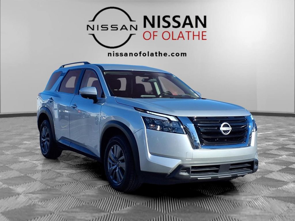 Certified 2025 Nissan Pathfinder SV image 32