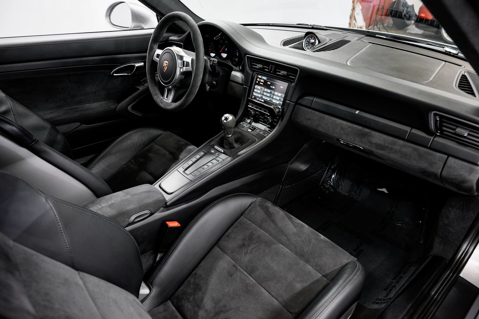 Used 2015 Porsche 911 Carrera GTS RWD image 30