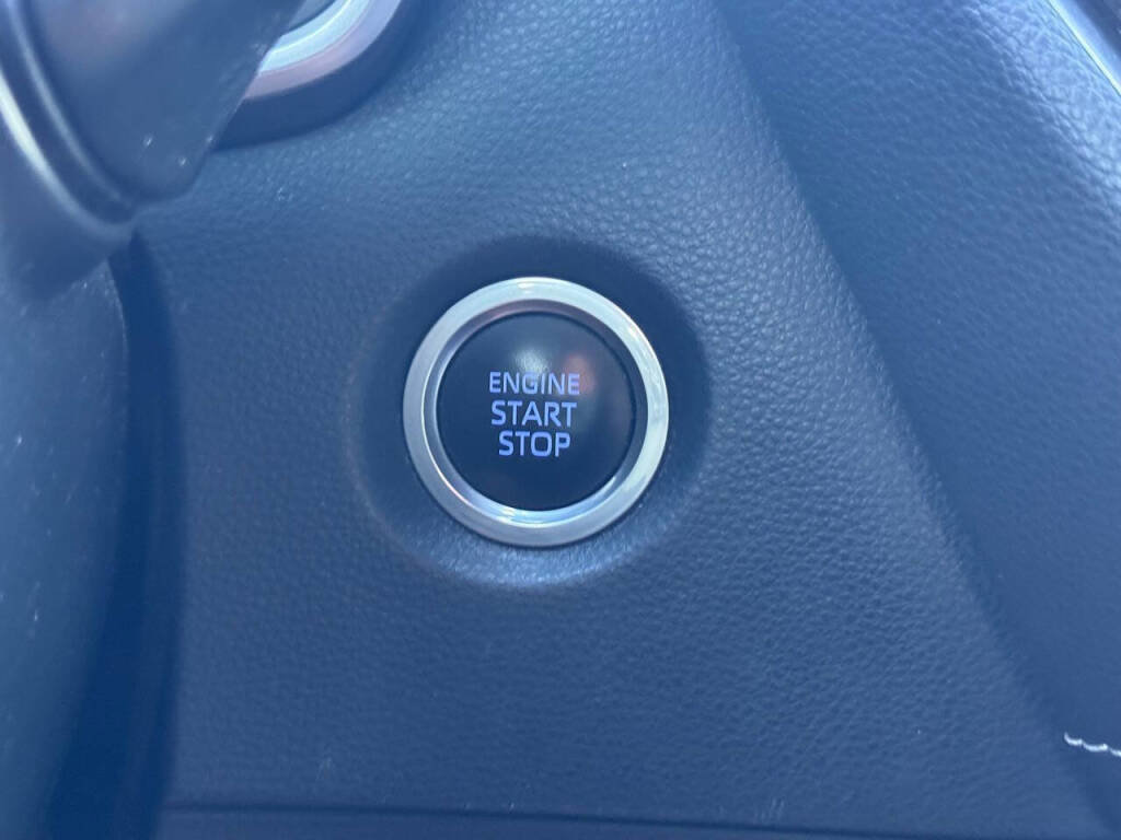 Used 2019 Toyota Corolla XSE image 15