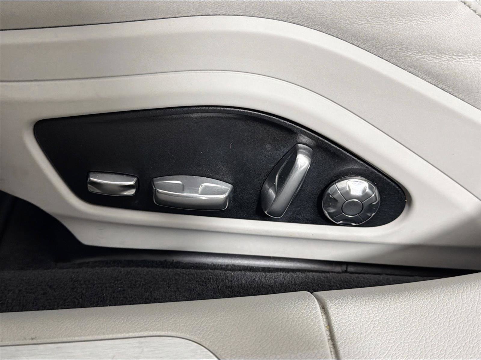 Certified 2019 Porsche Panamera 4 AWD/4WD image 32