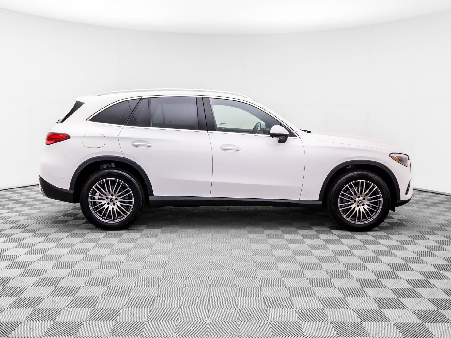 New 2026 Mercedes-Benz GLC 300 4MATIC image 6