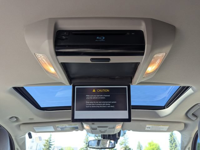 Used 2020 Toyota Sequoia Platinum AWD/4WD image 4