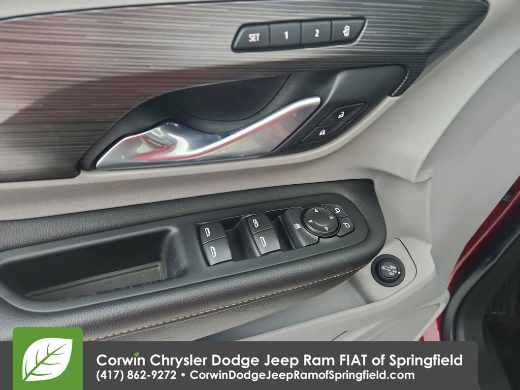 Used 2020 GMC Terrain SLT w/ Preferred Package image 21