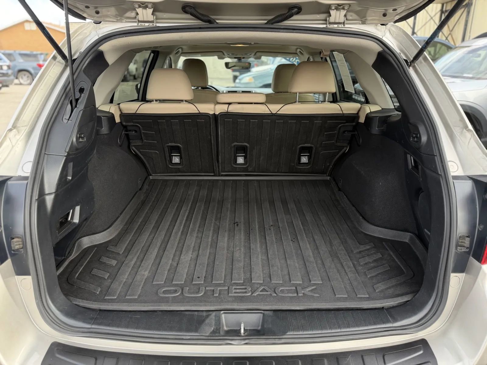 Used 2019 Subaru Outback 2.5i Limited AWD/4WD image 16