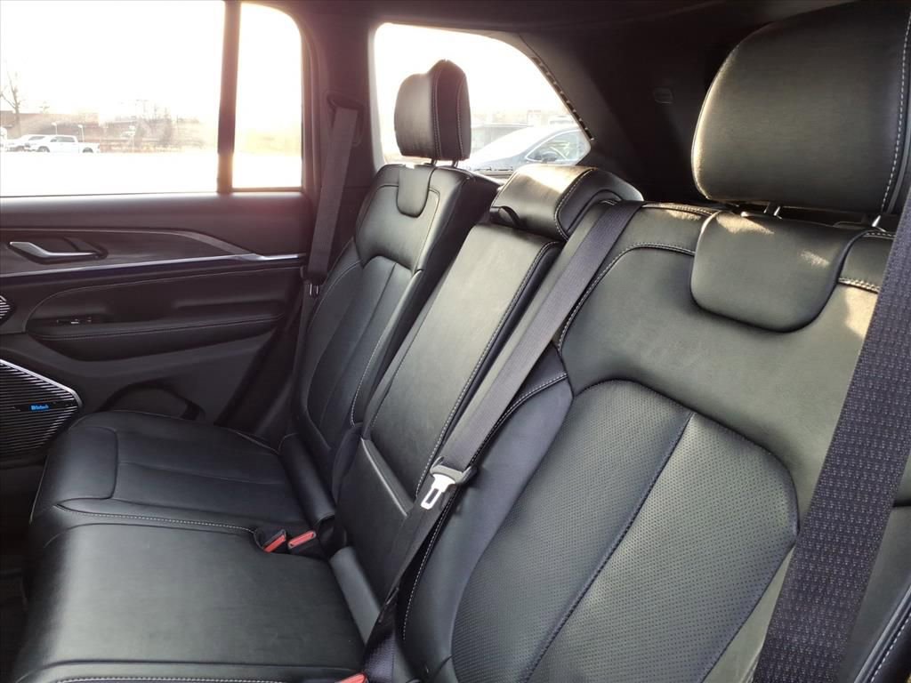 Certified 2023 Jeep Grand Cherokee Overland image 13