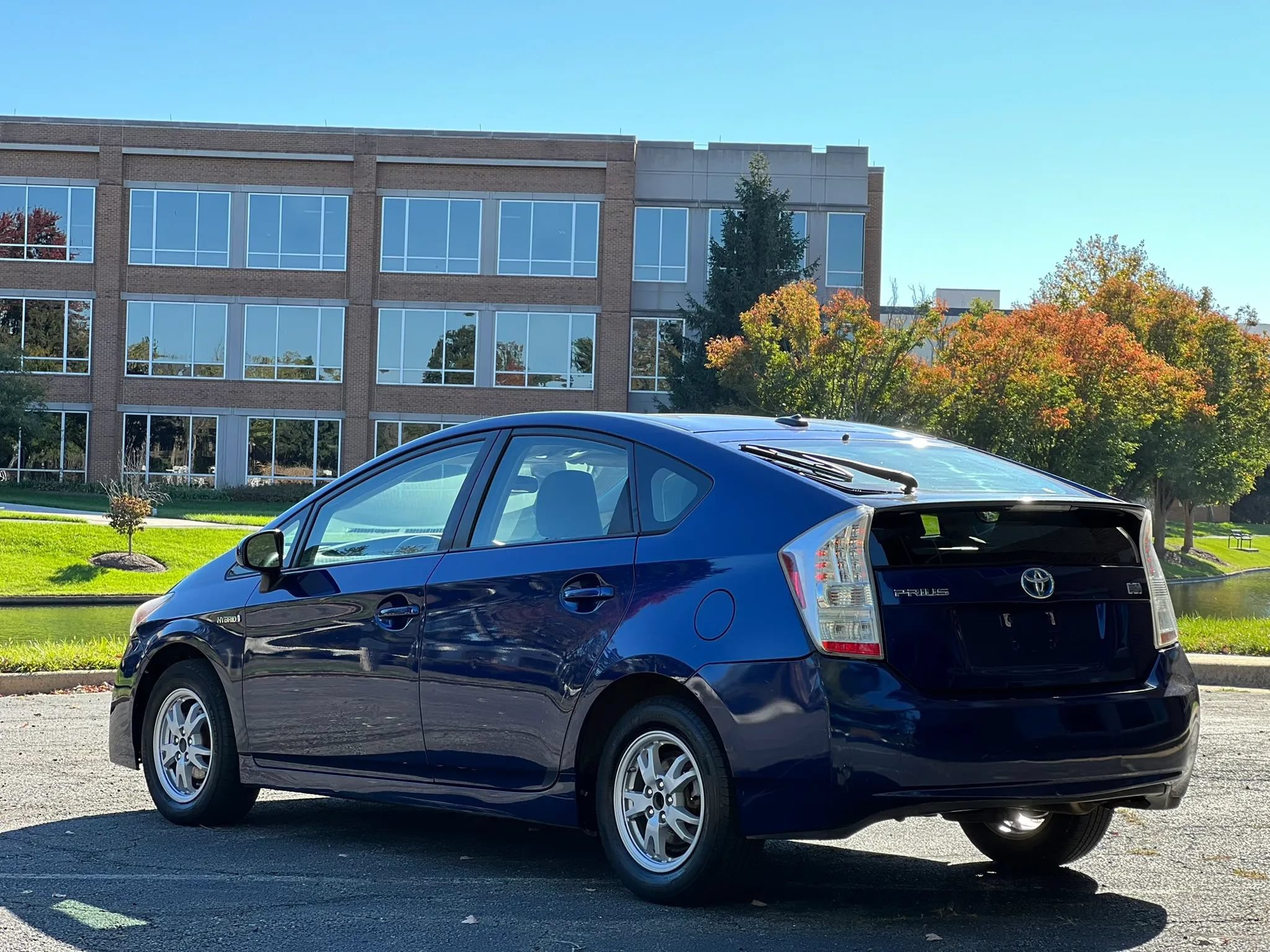 Used 2010 Toyota Prius Five FWD image 3