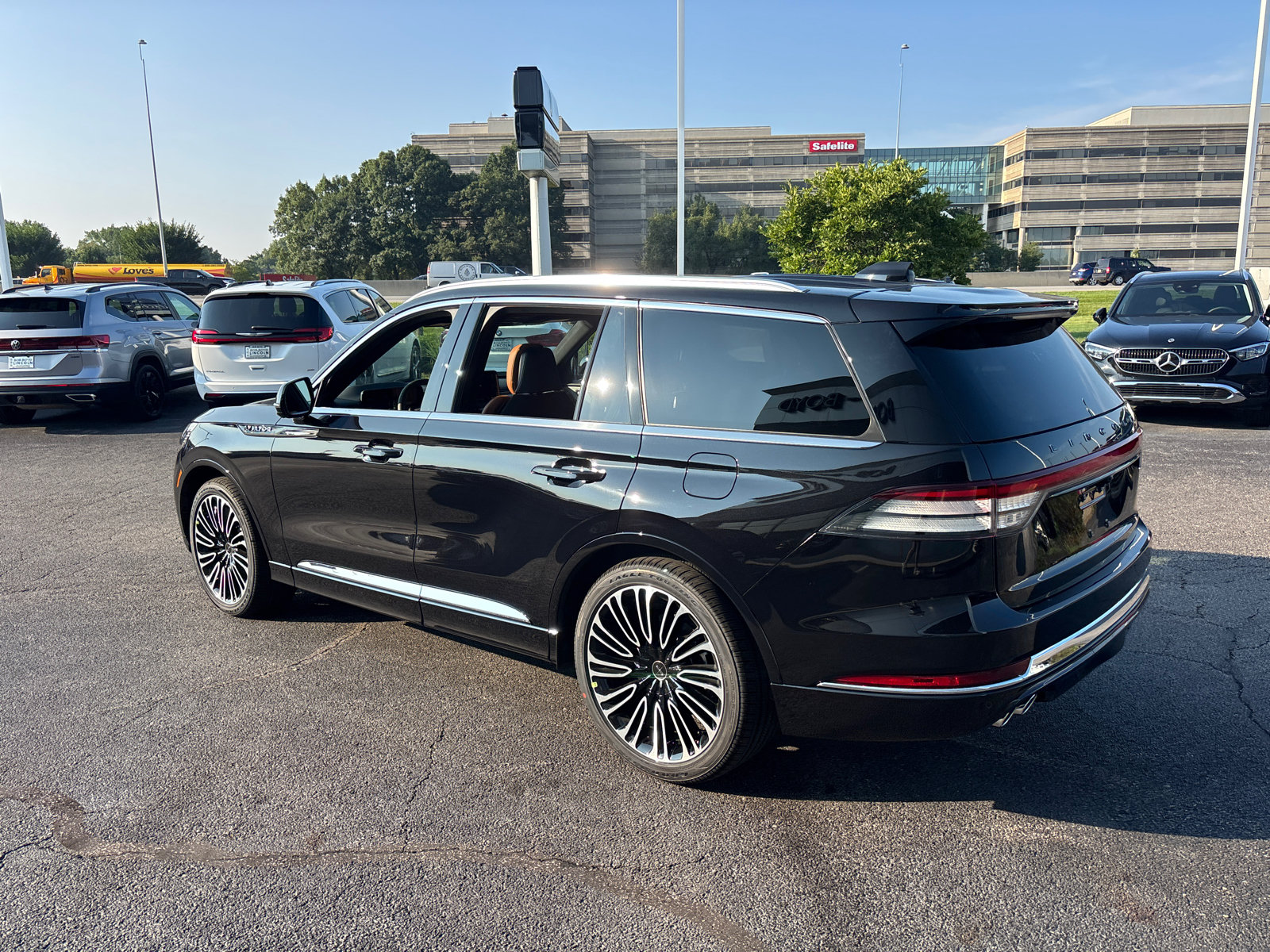 New 2026 Lincoln Aviator Black Label w/ Dynamic Handling Package AWD/4WD image 5