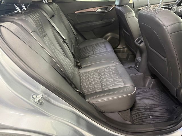 Used 2023 Buick Envision Avenir image 21