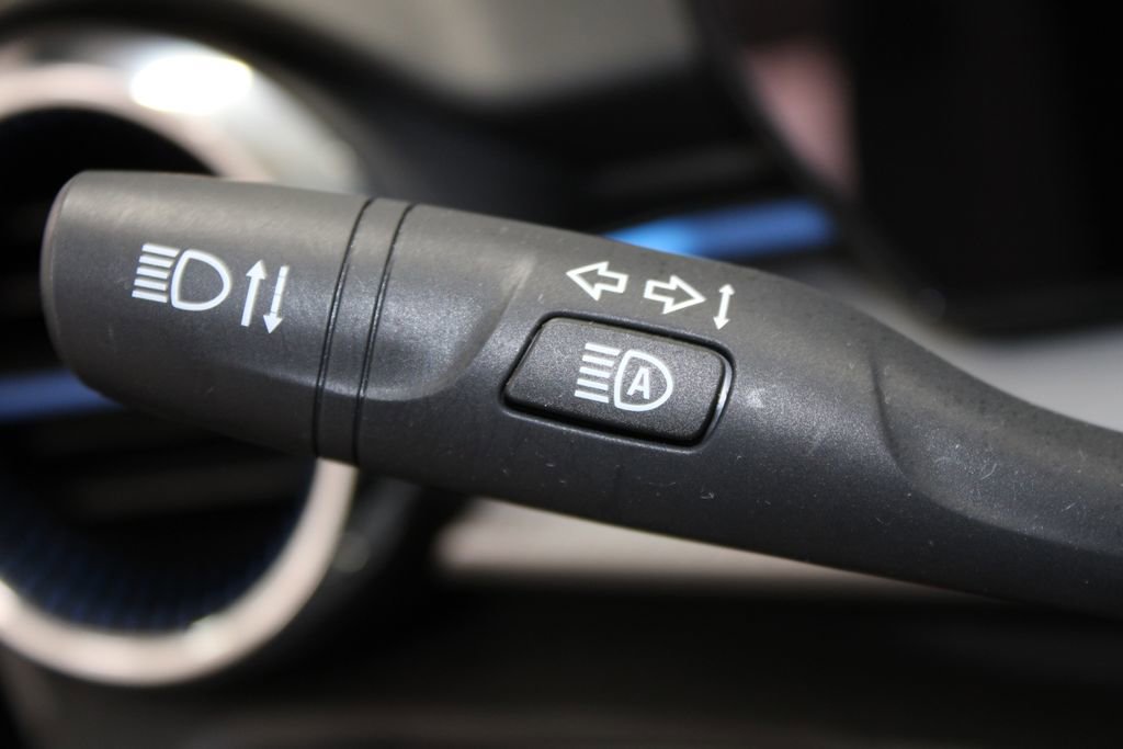 Used 2025 Chevrolet Trax LT image 32