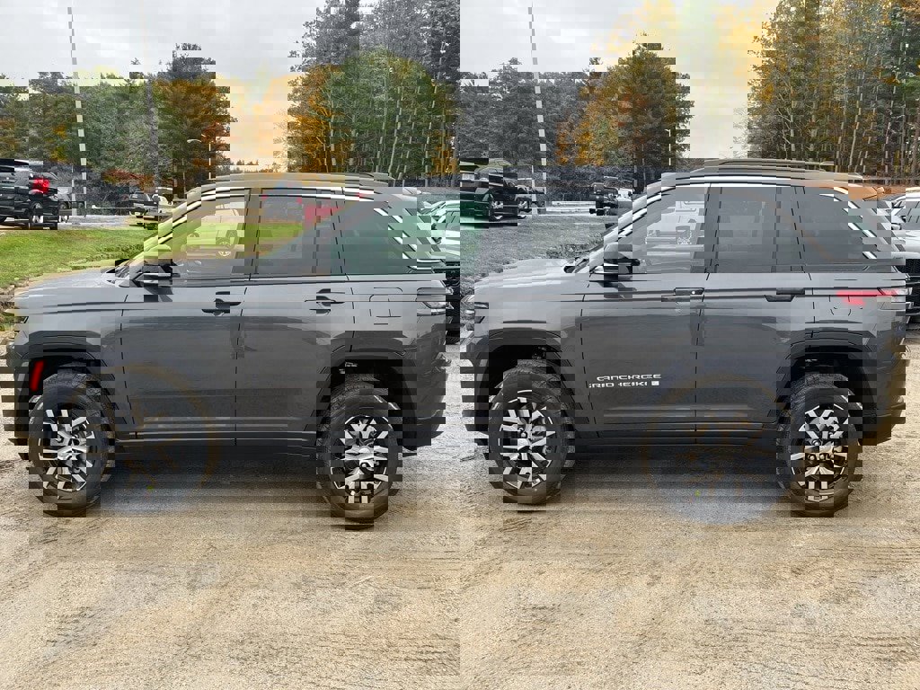New 2025 Jeep Grand Cherokee Limited image 4