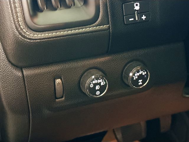 Used 2017 GMC Canyon Denali image 11