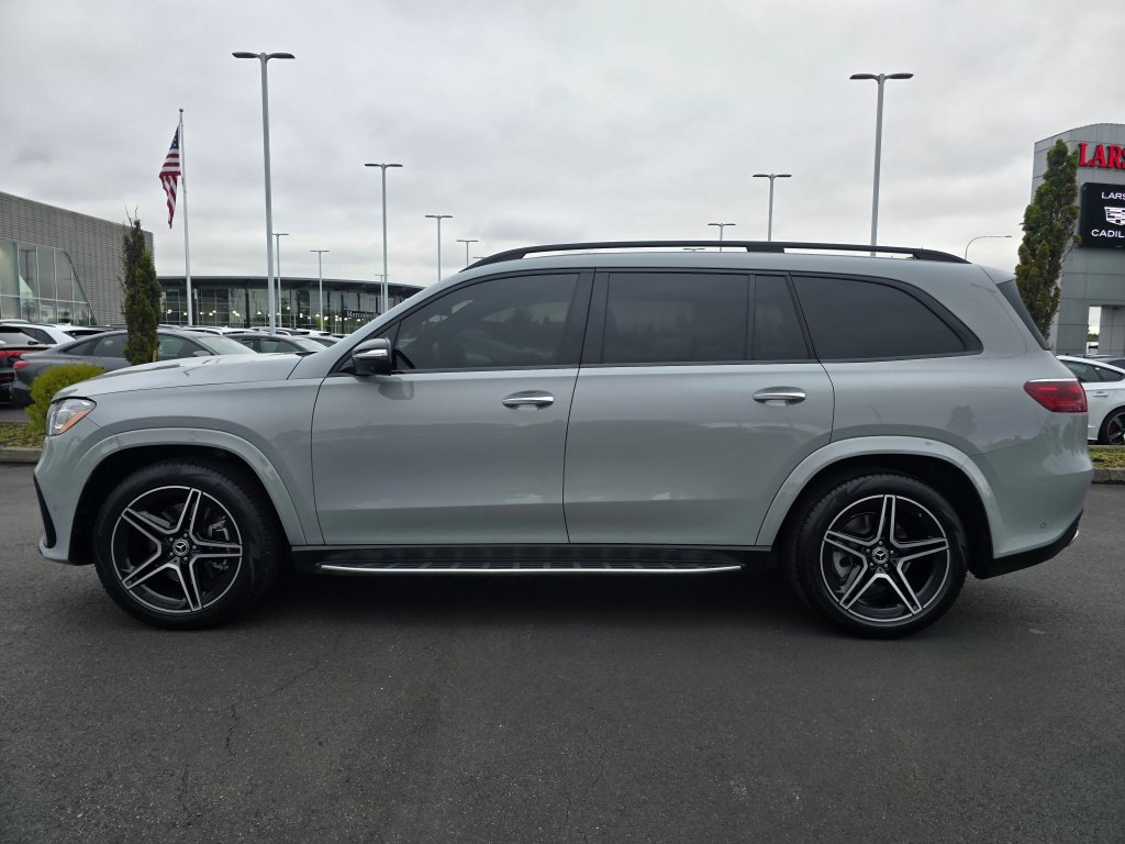 Used 2024 Mercedes-Benz GLS 450 4MATIC image 3