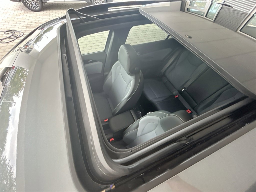 New 2026 Volkswagen Tiguan SE R-Line image 44