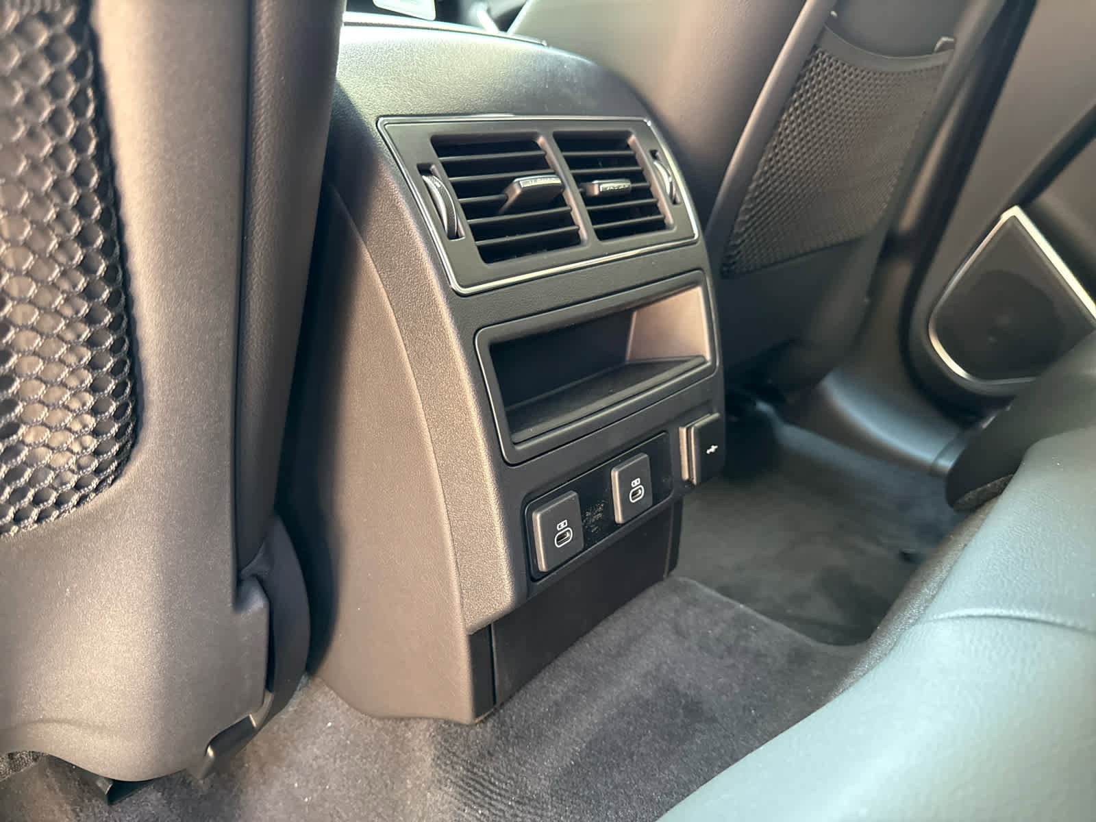 New 2026 Jaguar F-PACE R-Dynamic S image 17