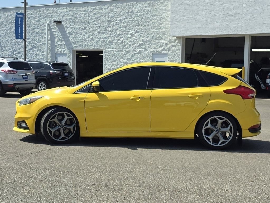Used 2017 Ford Focus ST FWD image 13