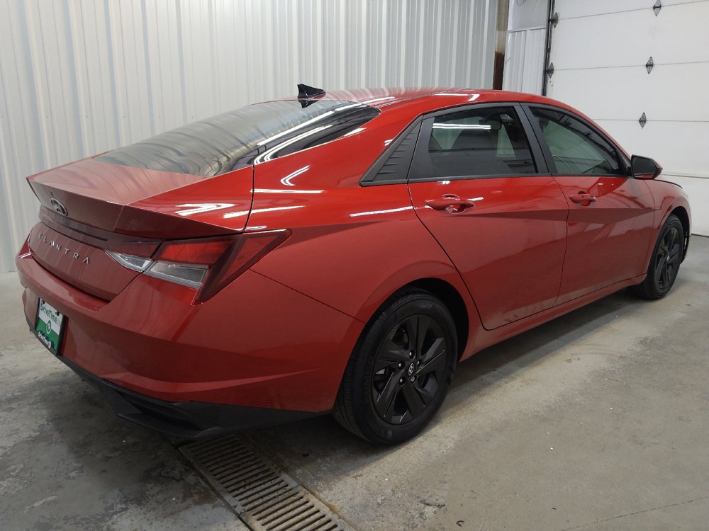 Used 2022 Hyundai Elantra SEL FWD image 10