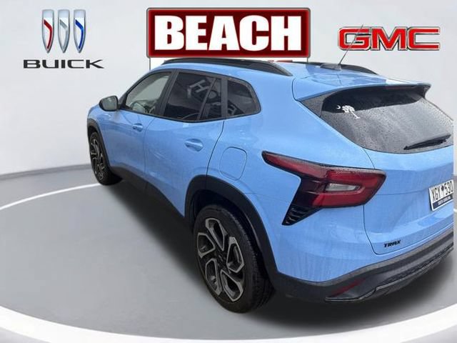 Used 2024 Chevrolet Trax RS w/ Sunroof Package FWD image 5