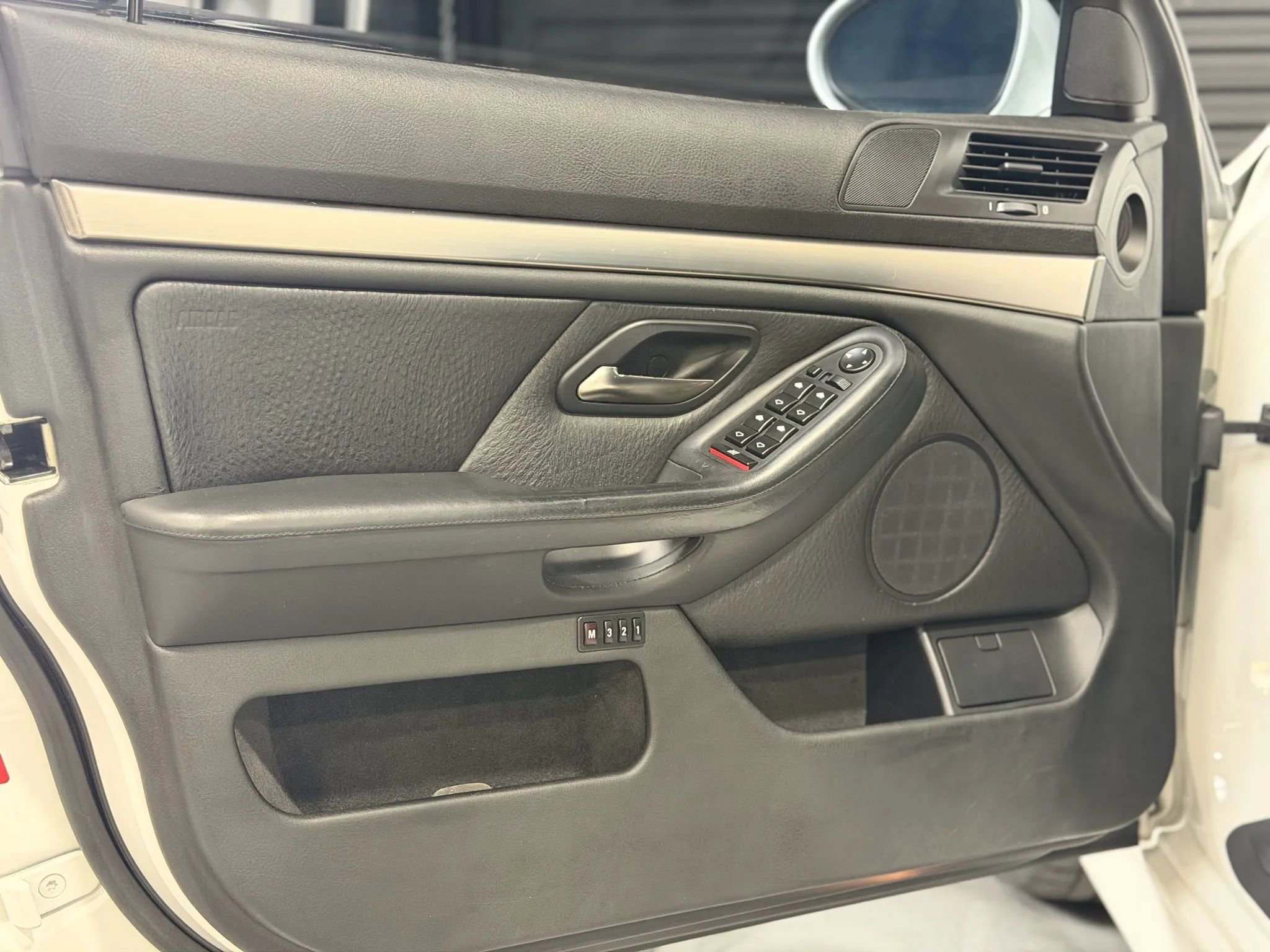 Used 2003 BMW M5 image 20