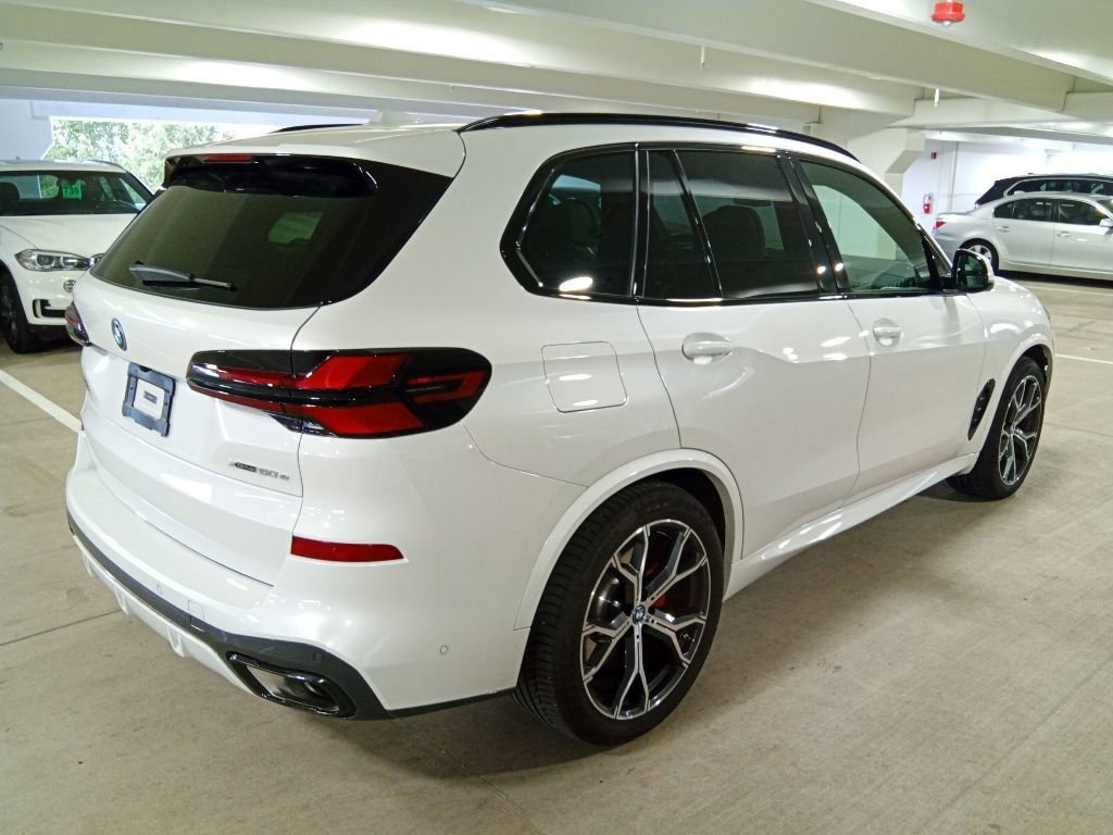Certified 2025 BMW X5 xDrive50e w/ Executive Package AWD/4WD image 5