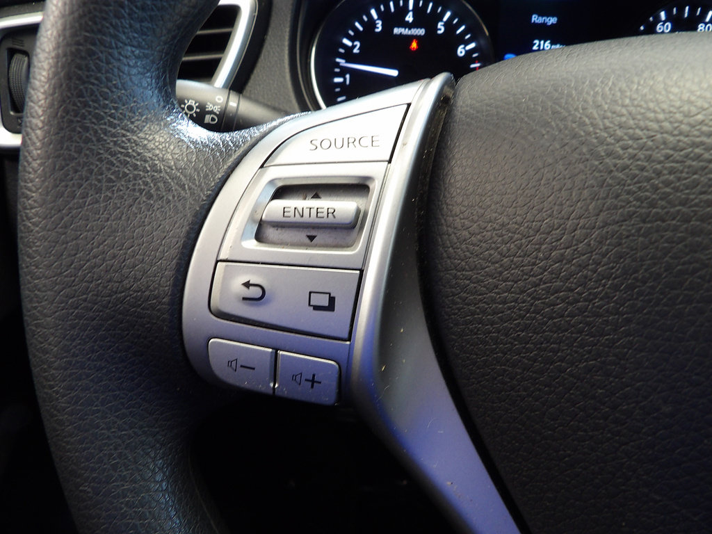 Used 2016 Nissan Rogue S FWD image 28