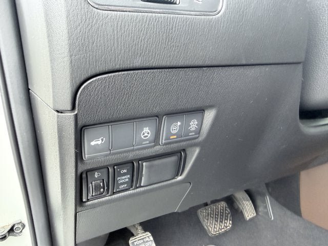 Certified 2019 Nissan Armada Platinum w/ Captain's Chairs Package AWD/4WD image 21