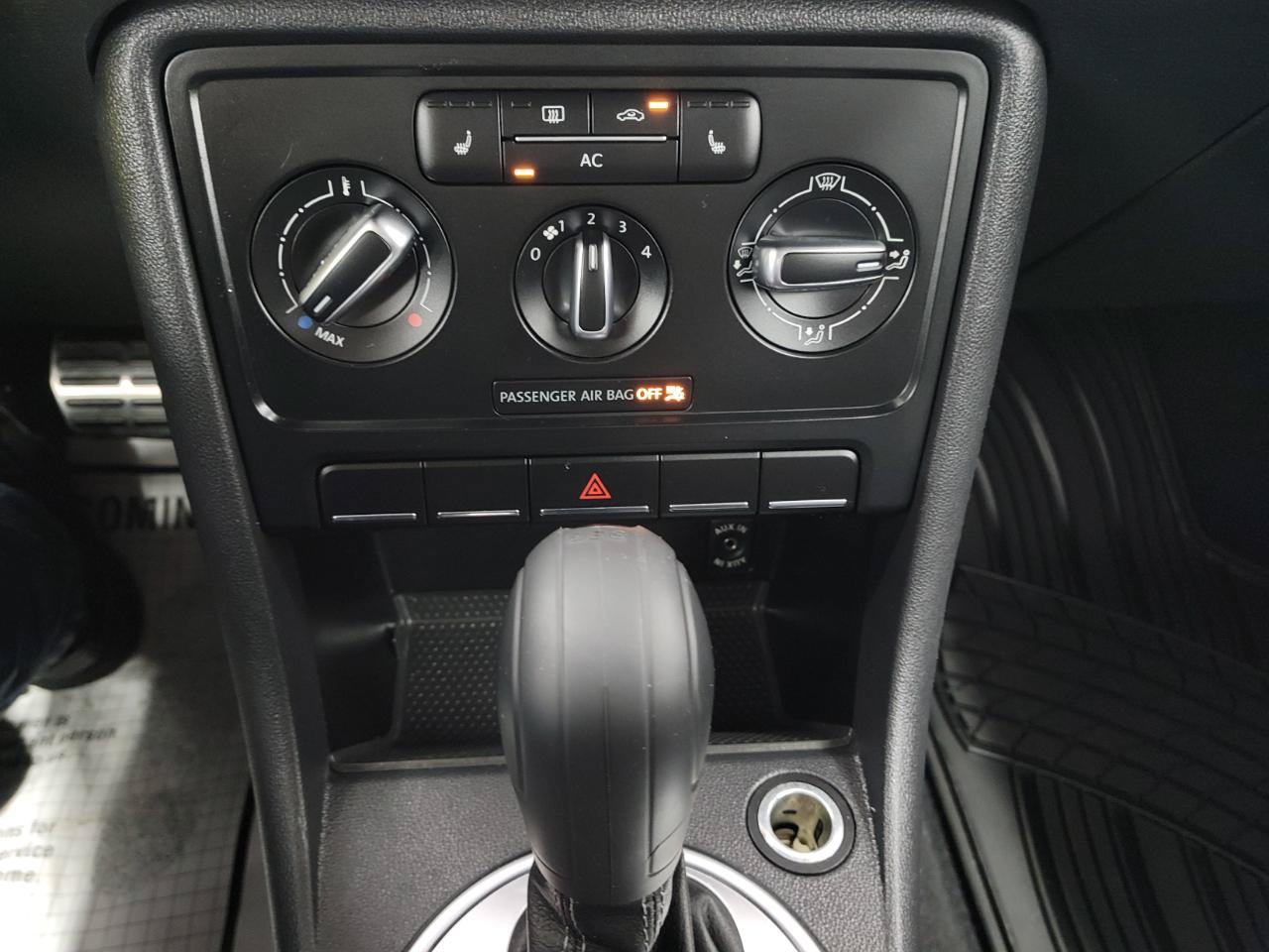 Used 2012 Volkswagen Beetle 2.0T FWD image 17