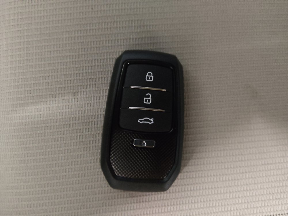 Used 2025 Hyundai Venue SEL FWD image 32