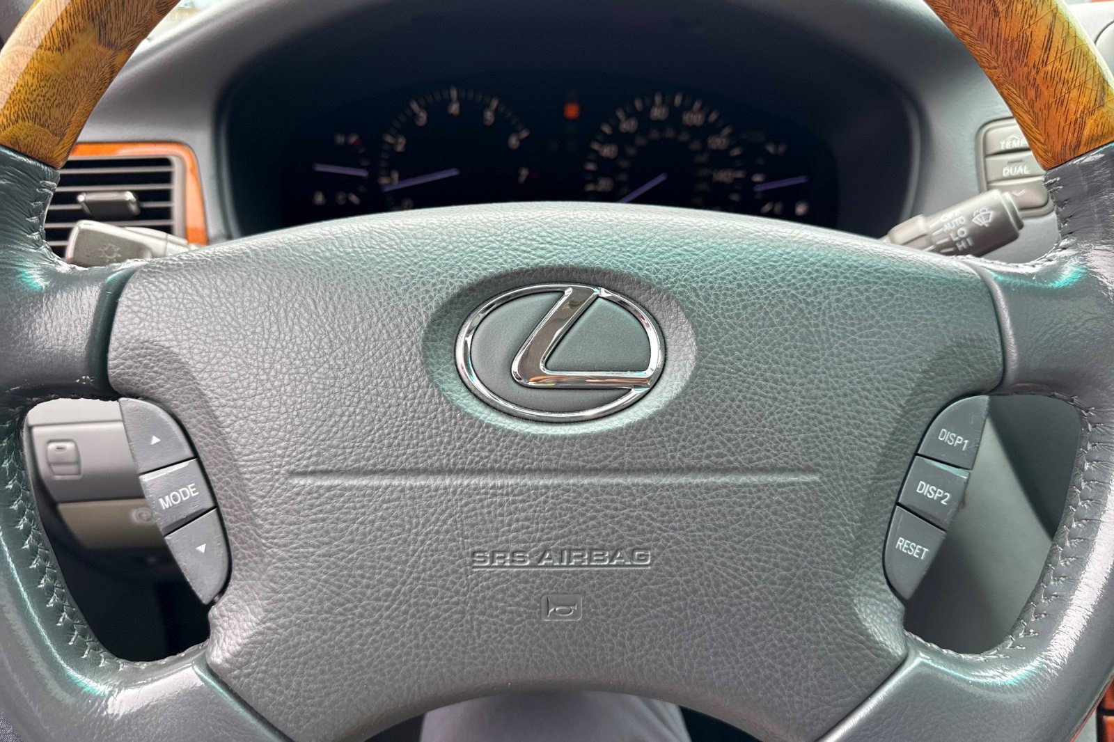 Used 2005 Lexus LS 430 RWD image 16