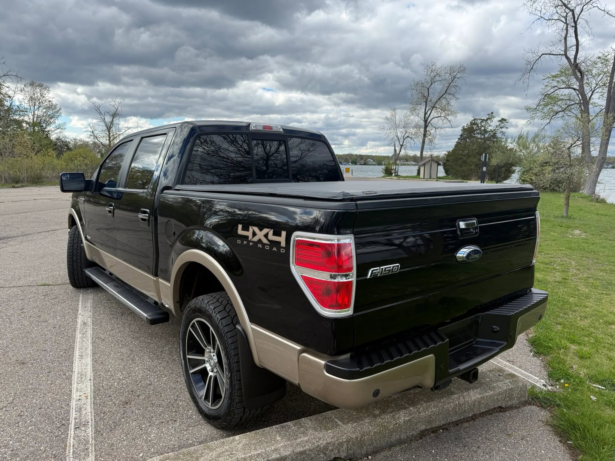 Used 2011 Ford F150 Lariat w/ Lariat Chrome Pkg AWD/4WD image 7