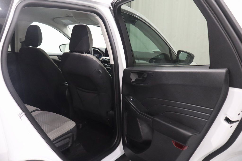 Used 2022 Ford Escape SE image 16