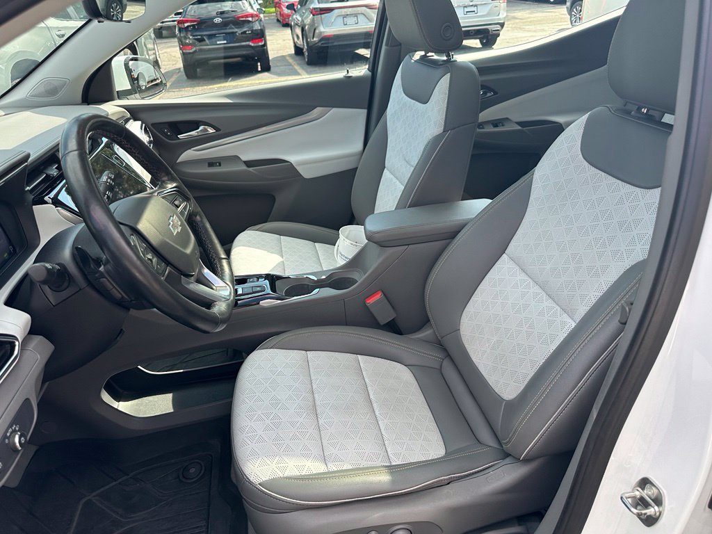 Used 2023 Chevrolet Bolt EUV Premier w/ Sun & Sound Package FWD image 19