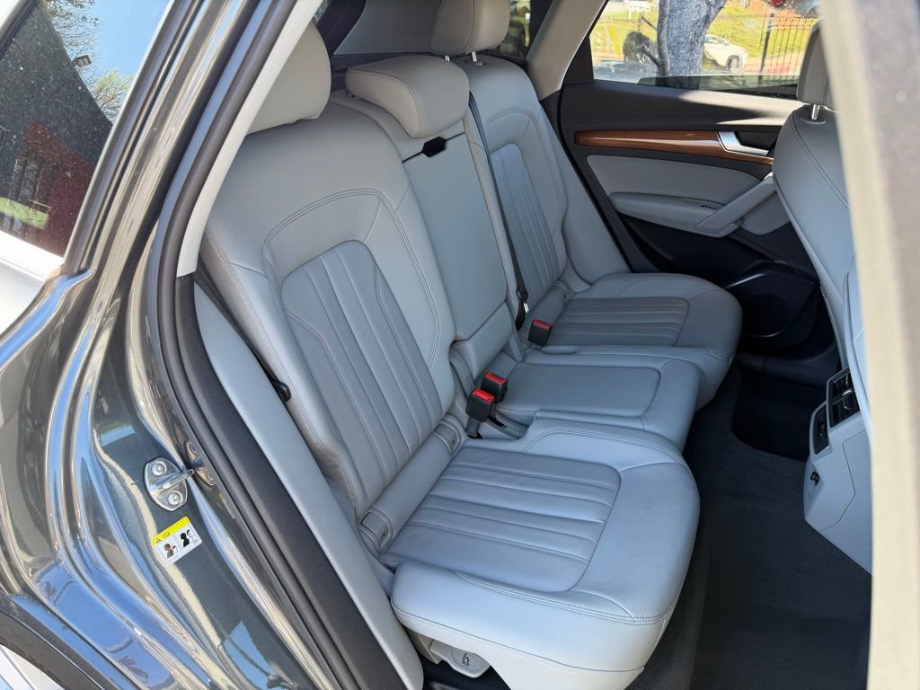 Used 2022 Audi Q5 2.0T Premium image 40