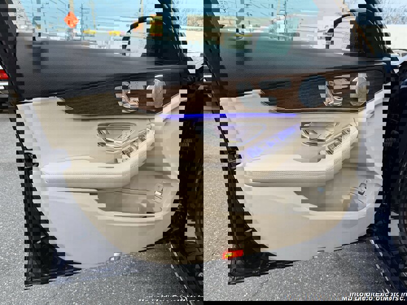 Used 2021 Mercedes-Benz C 300 4MATIC Sedan w/ Premium Package image 25