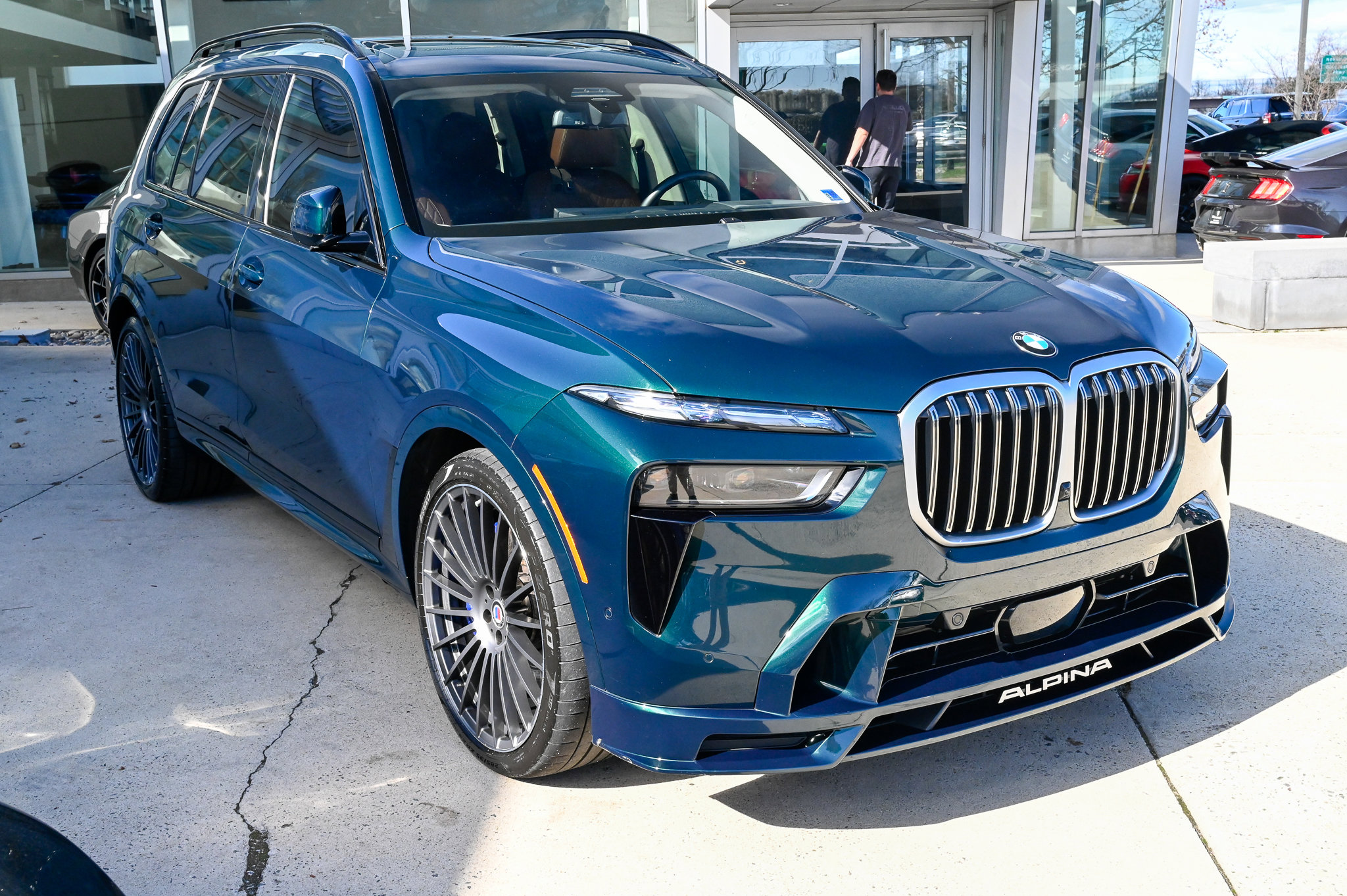 Used 2024 BMW ALPINA XB7 image 3