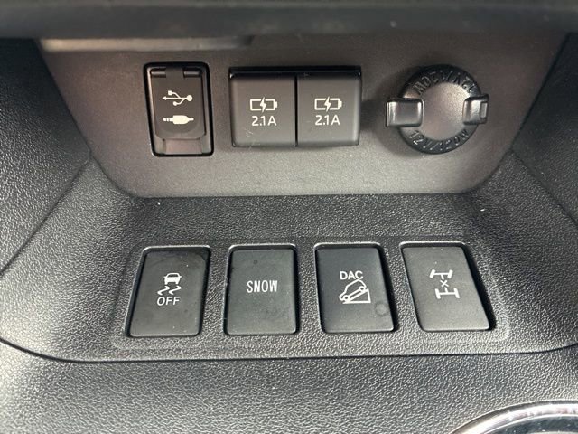 Used 2019 Toyota Highlander XLE AWD/4WD image 42