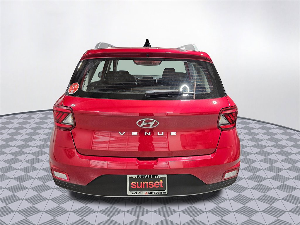 Used 2022 Hyundai Venue SEL image 9