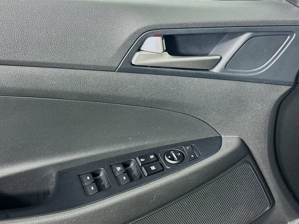 Used 2019 Hyundai Tucson Value FWD image 17