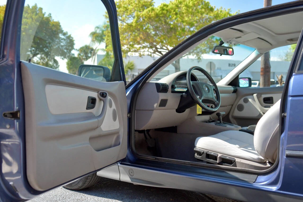 Used 1995 BMW 318ti Hatchback RWD image 16