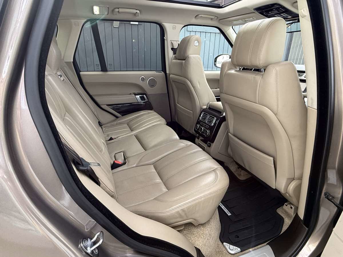 Used 2016 Land Rover Range Rover HSE image 15