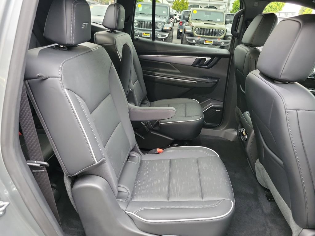 Used 2026 Buick Enclave Sport Touring w/ Power Package FWD image 22