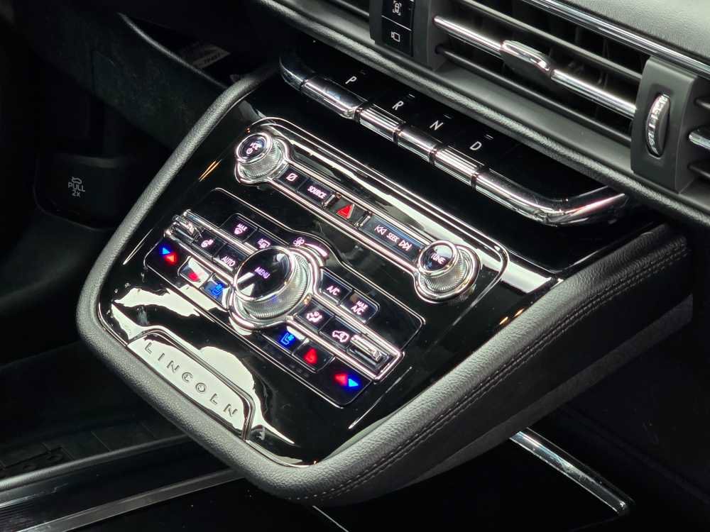 Used 2022 Lincoln Corsair Reserve w/ Equipment Group 201A image 15