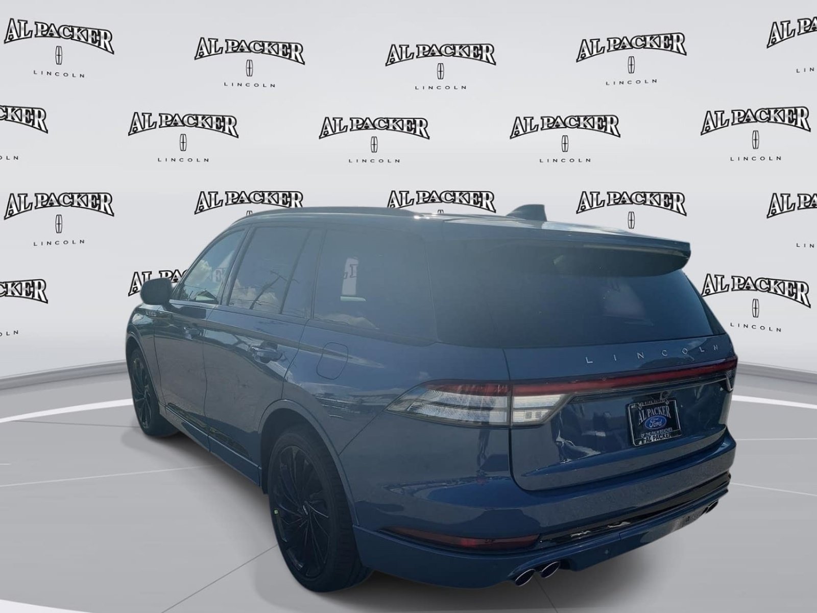 New 2027 Lincoln Aviator Reserve w/ Jet Appearance Package RWD image 3