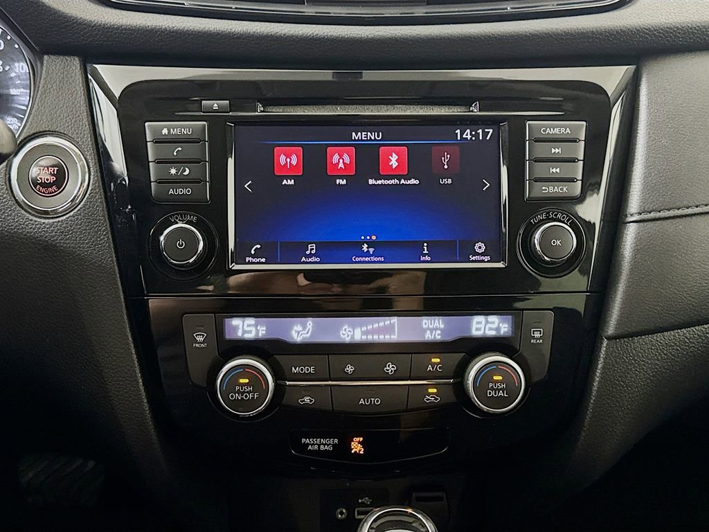 Used 2018 Nissan Rogue SV image 14