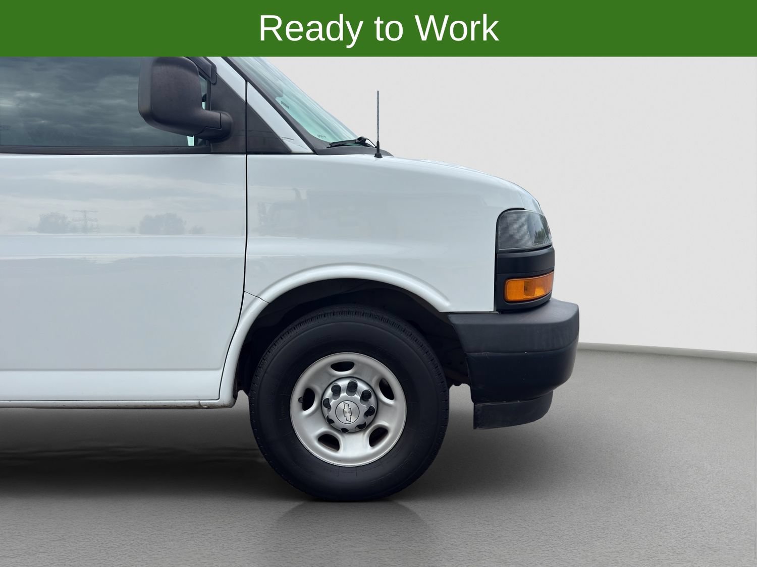Used 2018 Chevrolet Express 2500 w/ Driver Convenience Package RWD image 18