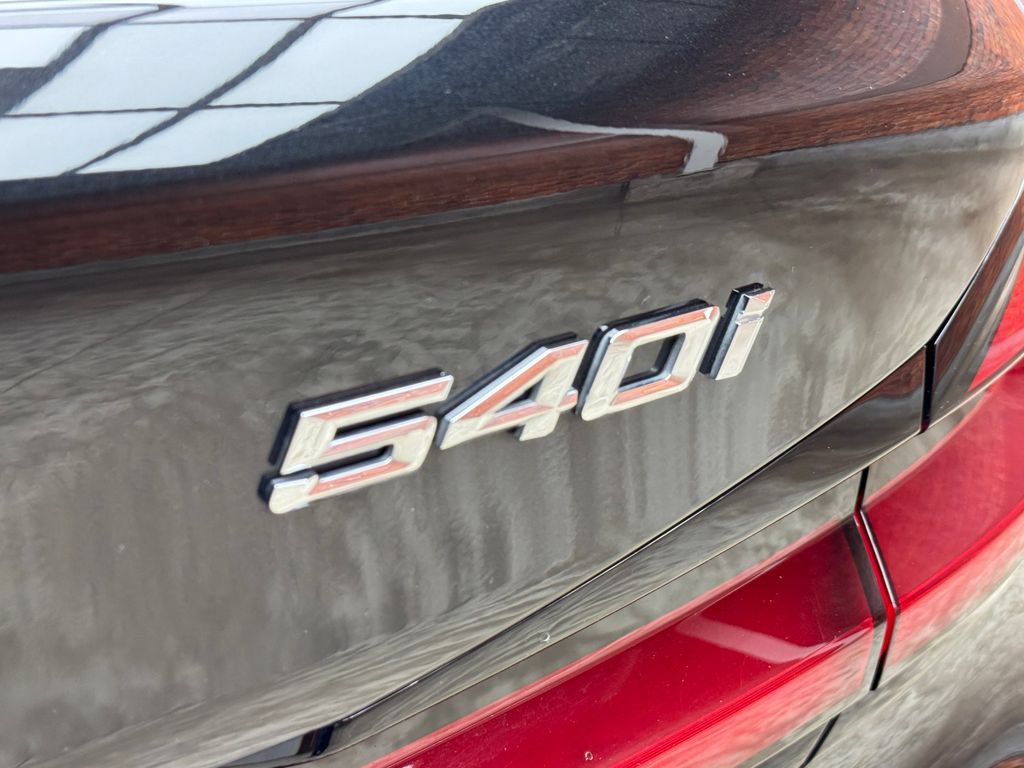 Used 2022 BMW 540i xDrive w/ Premium Package AWD/4WD image 5